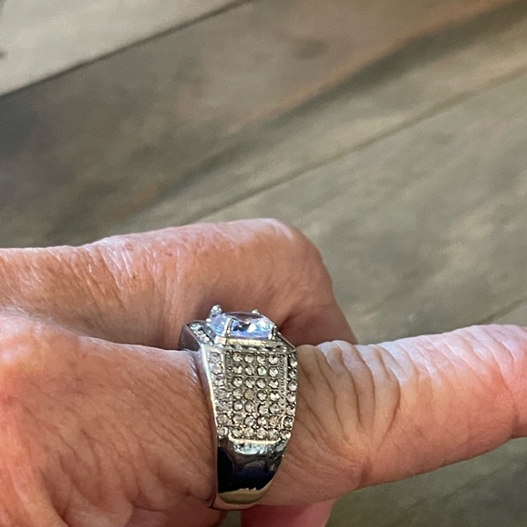 Bling Ring Cubic Zirconia Iced Out Glamorous Solitaire, Women’s Ring, Sz 6 - Picture 6 of 14